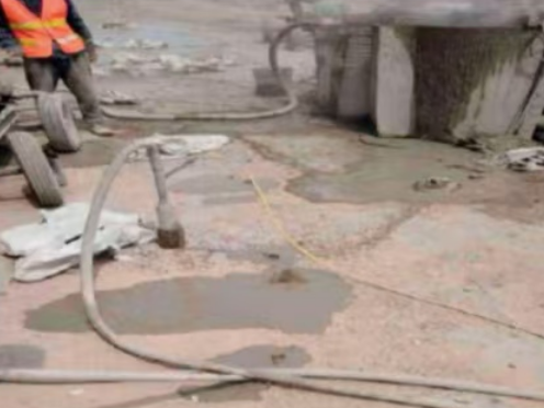 娄烦水泥混凝土路面板底注浆技术 路面脱空注浆整治方案